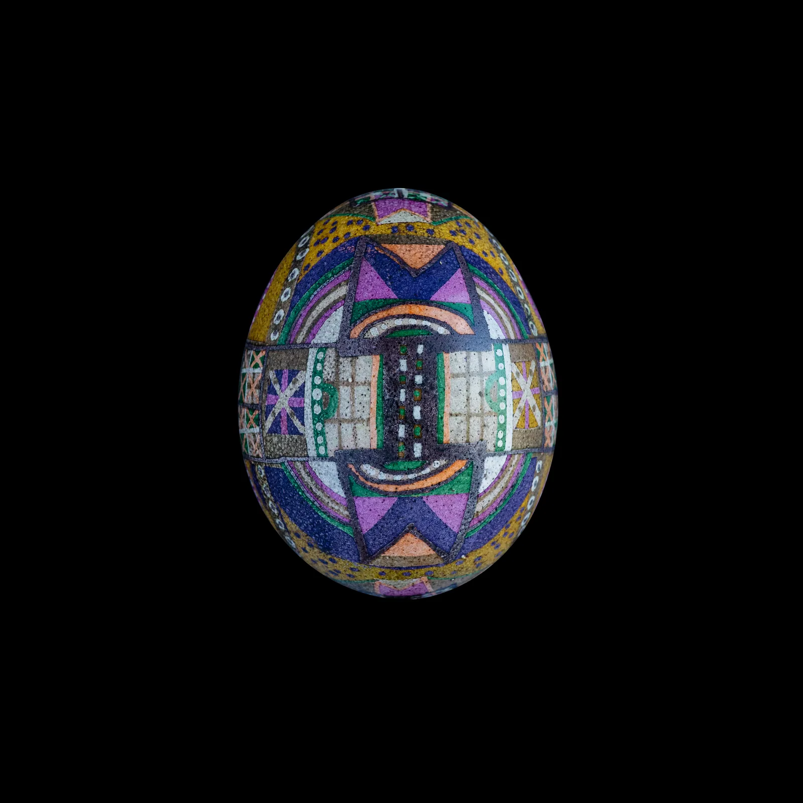 Image of геометрична 2024 by Синтез Традиції, made of віск, яйце, барвник, Писанки medium, from Львів, part of the геометричні орнаменти series Photo 1 of 2.